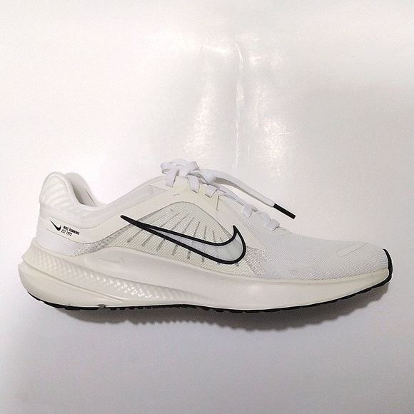 NIKE Running Quest 5 Trainers Womens Size 7.5 - Picture 3 of 4